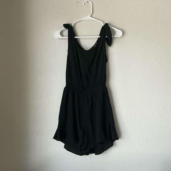 City Triangles Pants - Black Romper With Elastic Waist Women’s Small